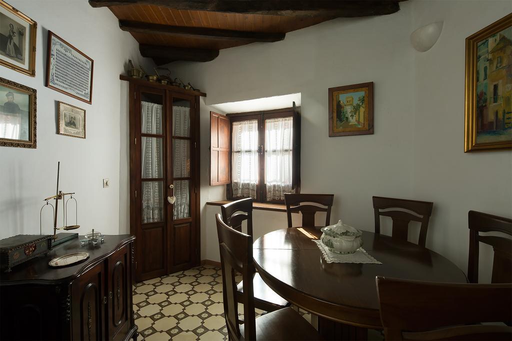 Appartement Holi-Rent Historic House Next To The Alcazar à Séville Extérieur photo