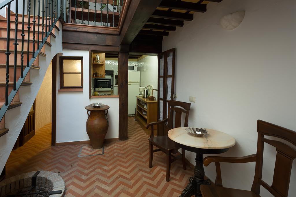 Appartement Holi-Rent Historic House Next To The Alcazar à Séville Extérieur photo
